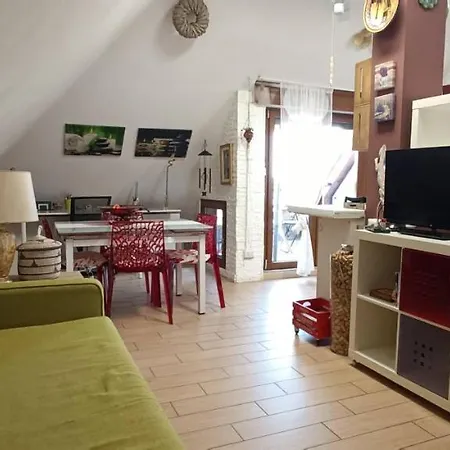 La Mansarda Di Con Terrazza ペーロ